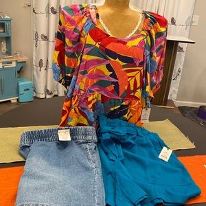 NWT 3X set. Two pair of shorts and tunic.